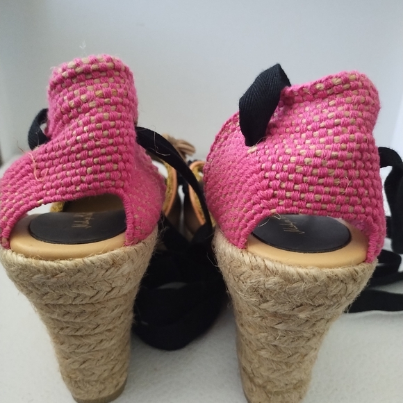 MEHER KAKALIA SHOES - Picture 9 of 10